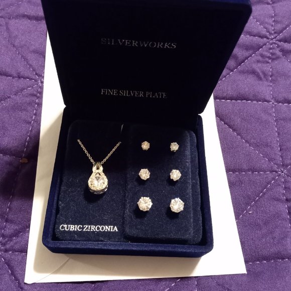 Necklace & Earrings Set - Picture 2 of 2